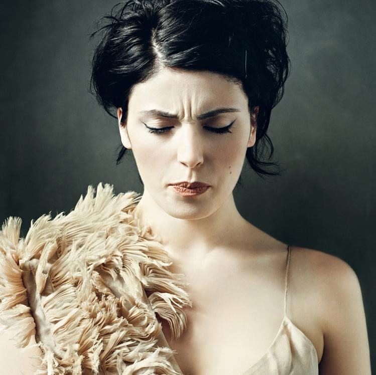 Carina Round artist profile image