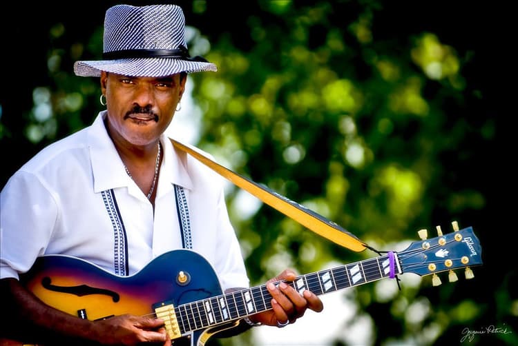 Nick Colionne artist profile image
