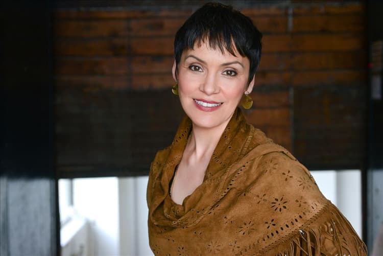 Susan Aglukark artist profile image