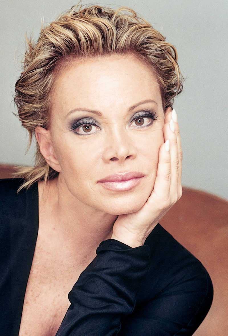 Paloma San Basilio's artist profile image