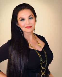 Crystal Gayle's artist profile image