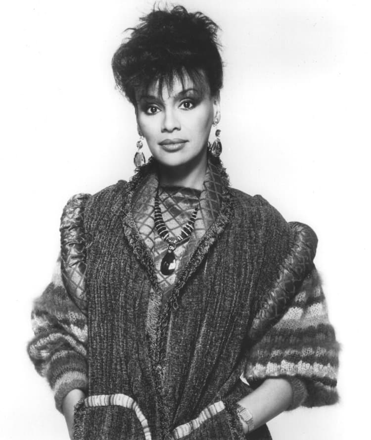 Marilyn McCoo artist profile image
