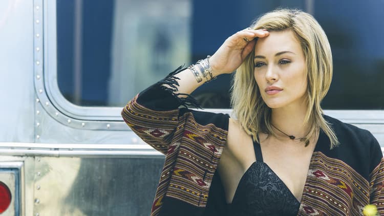 Hilary Duff artist profile image