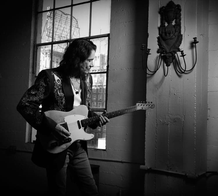 Robben Ford artist profile image