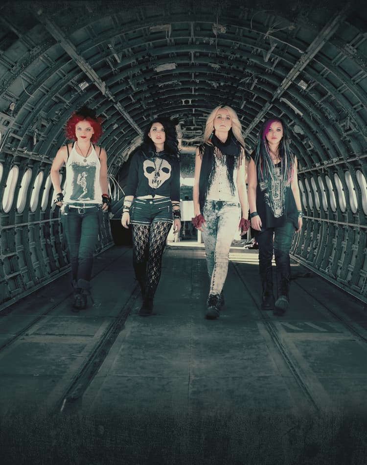 Cherri Bomb artist profile image