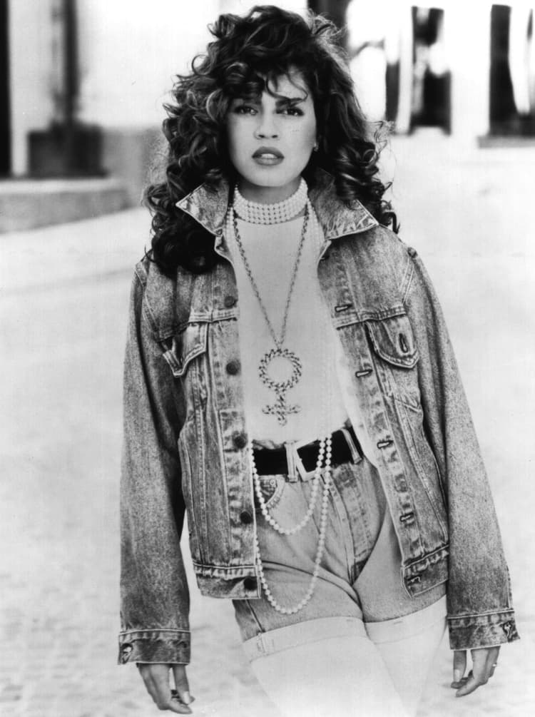 Pebbles artist profile image