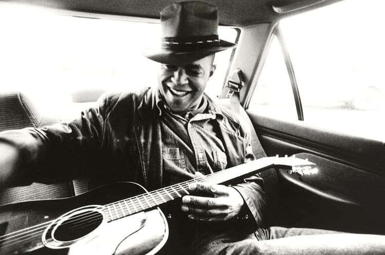 Guy Davis artist profile image