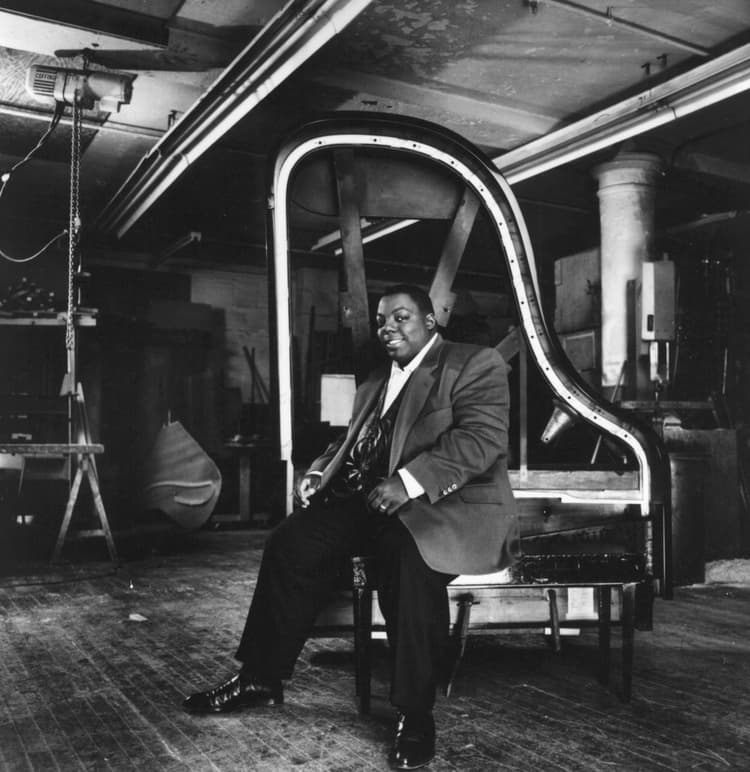 Cyrus Chestnut artist profile image