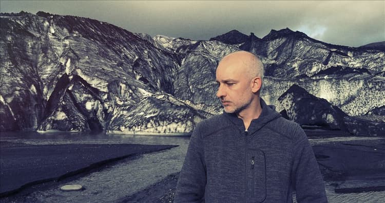 Taylor Deupree artist profile image