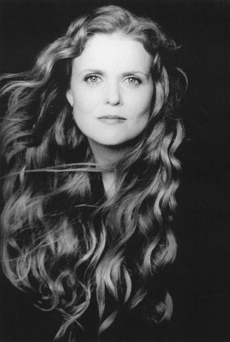 Tierney Sutton artist profile image
