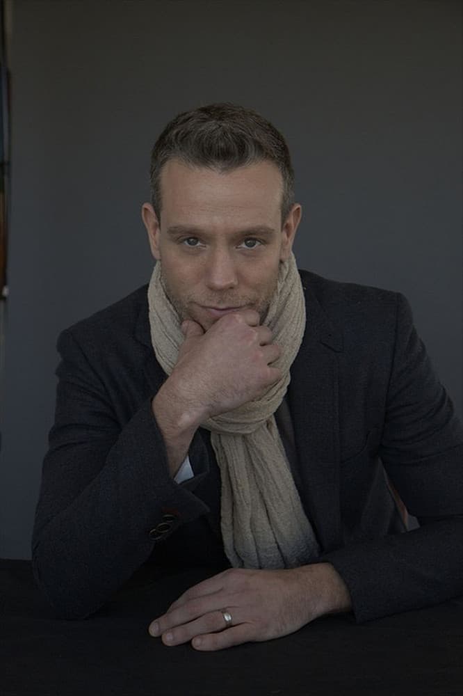 Adam Pascal artist profile image