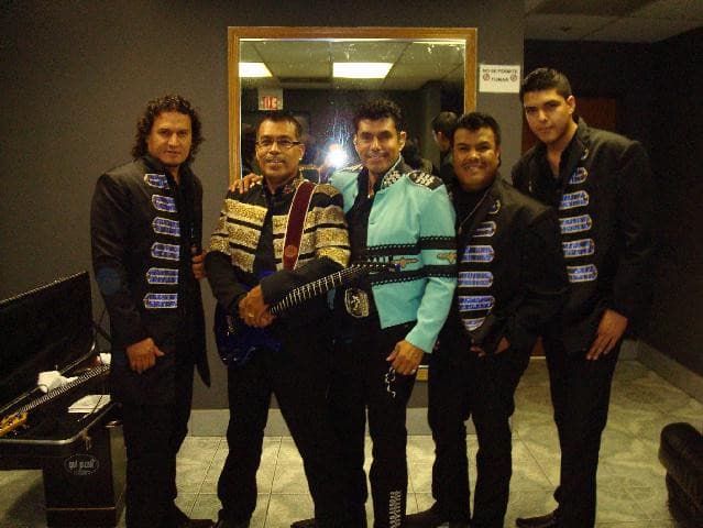 Los Fugitivos artist profile image