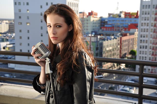 Tiffany Giardina artist profile image