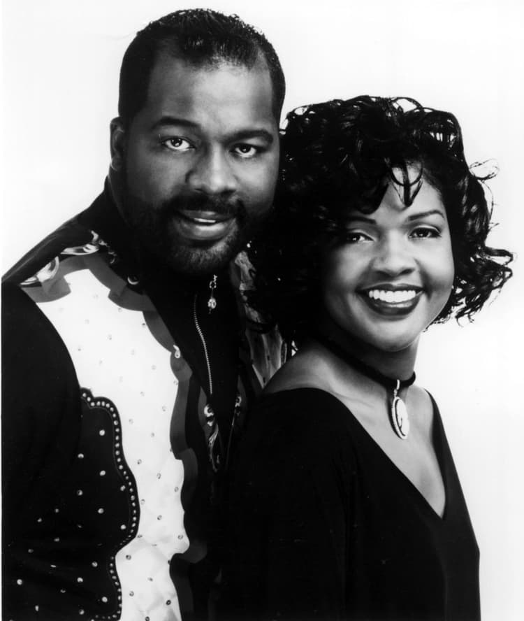 Bebe & Cece Winans artist profile image