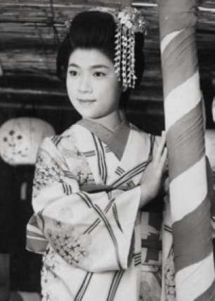 Chiemi Eri artist profile image