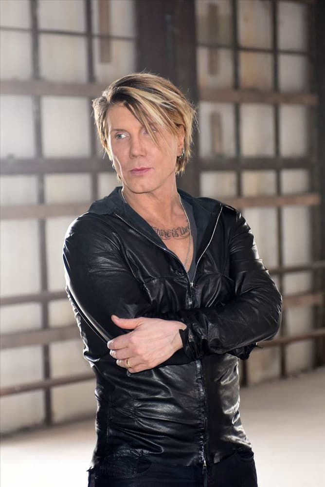 Johnny Rzeznik's artist profile image