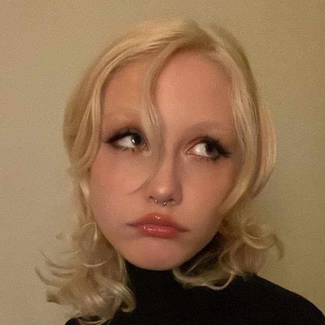 chloe moriondo artist profile image