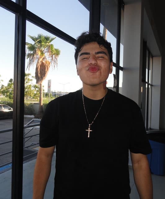 Hector Vargas artist profile image