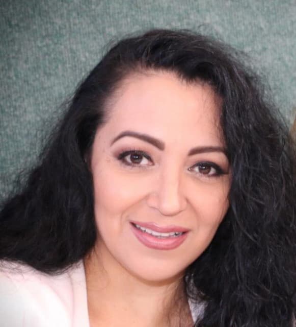 Yesenia Flores's artist profile image