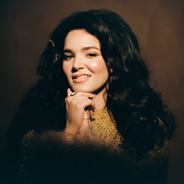 Emily Nenni artist profile image