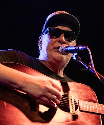 Roger Alan Wade artist profile image