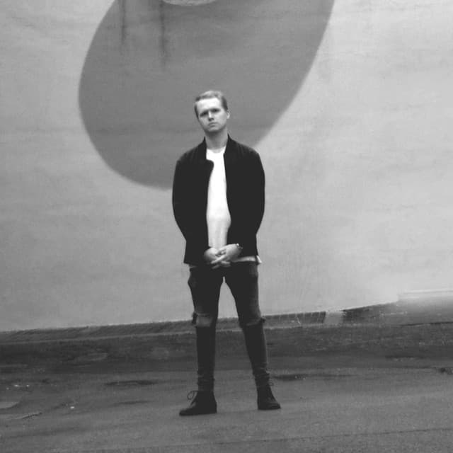 Lliam Taylor artist profile image