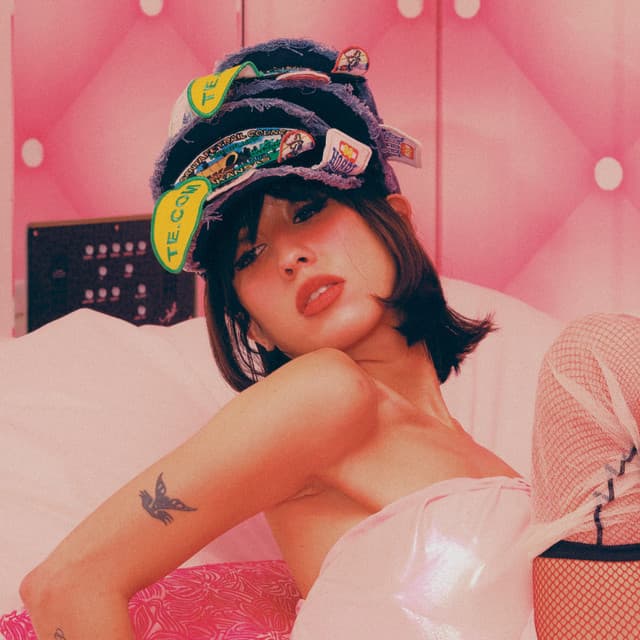 Isabella Lovestory's artist profile image