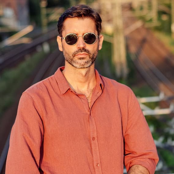 Ryan Davis artist profile