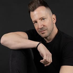 Cristian Ferrer artist profile image