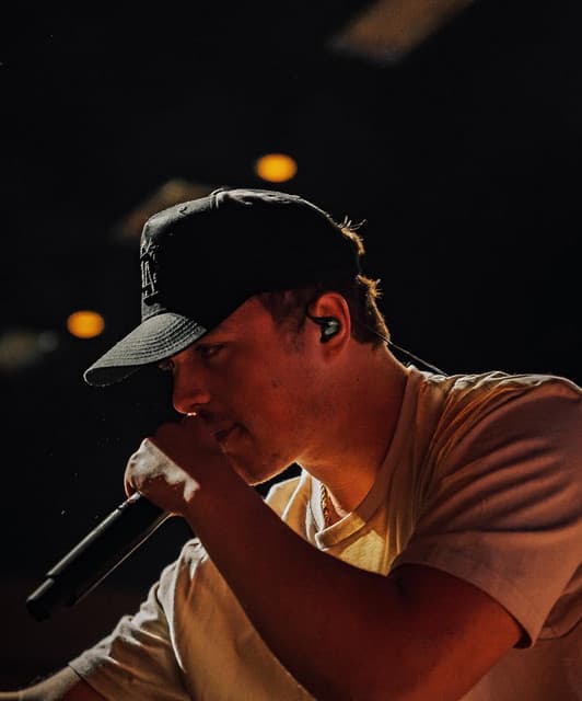 Taylor Wells's artist profile image