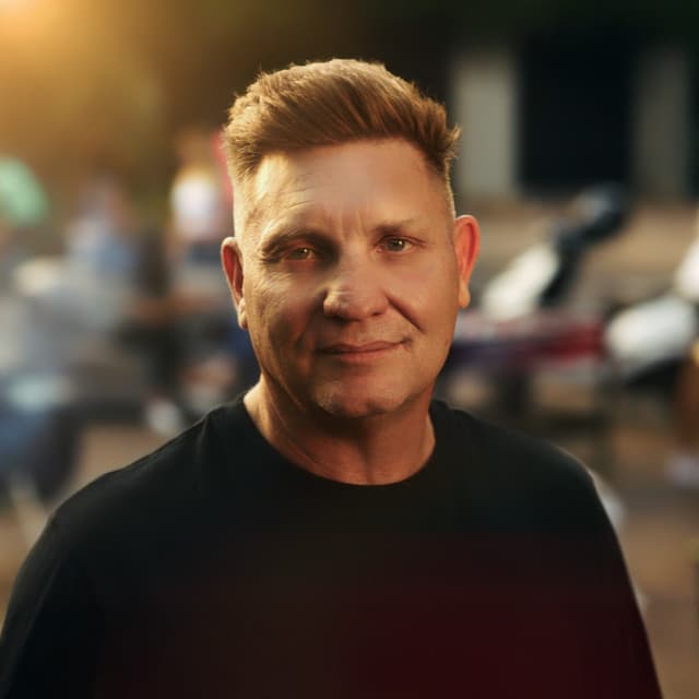 Kurt Darren artist profile