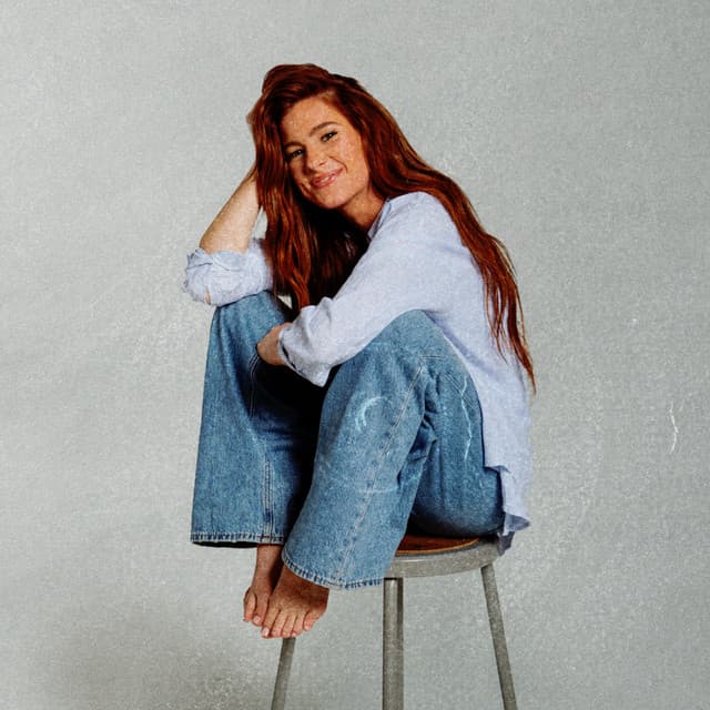 Riley Clemmons's artist profile image