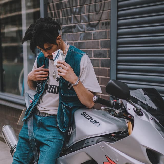 Maxi Zee artist profile image