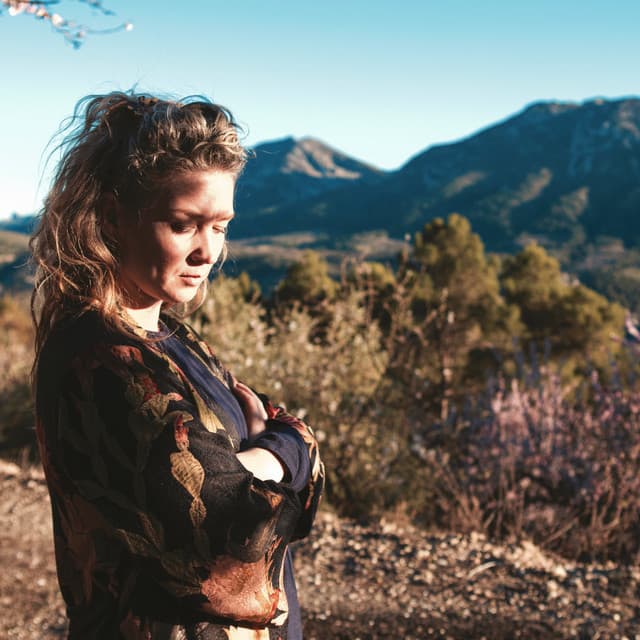 Beth Rowley's artist profile image