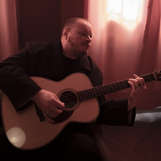 Leonel García artist profile image