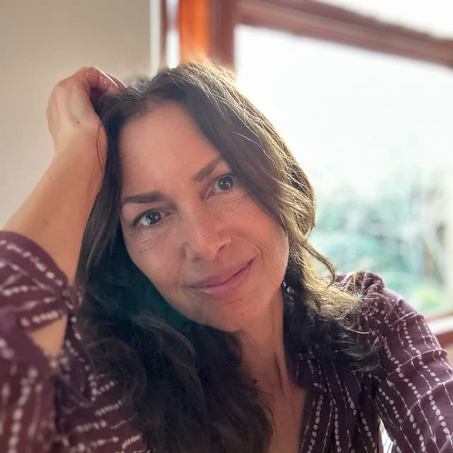 Susanna Hoffs's artist profile image