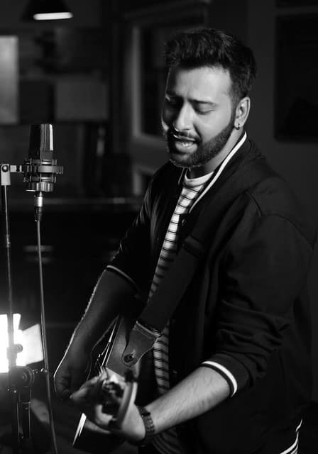 Siddharth Amit Bhavsar artist profile image