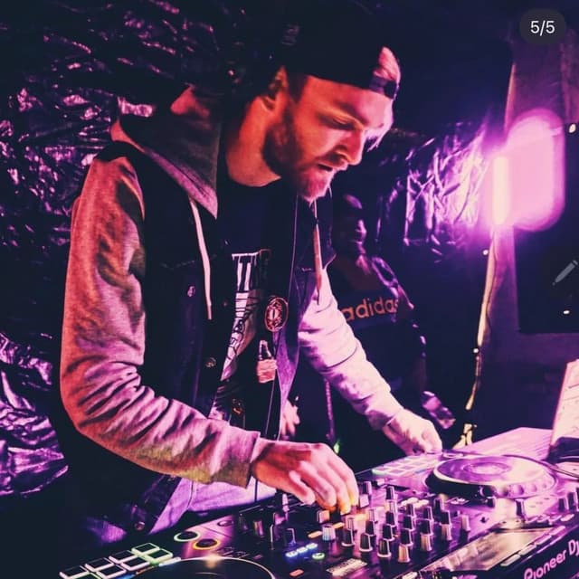 Kasper Grey artist profile image