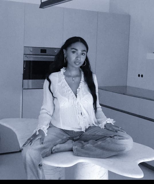 Raelle artist profile image