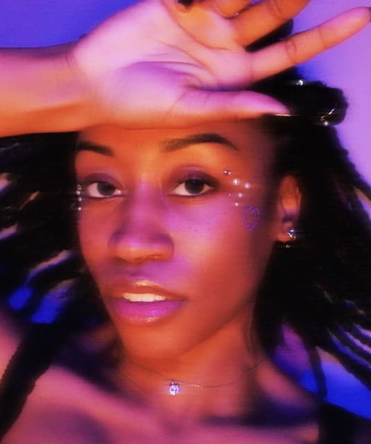 DAMOYEE artist profile