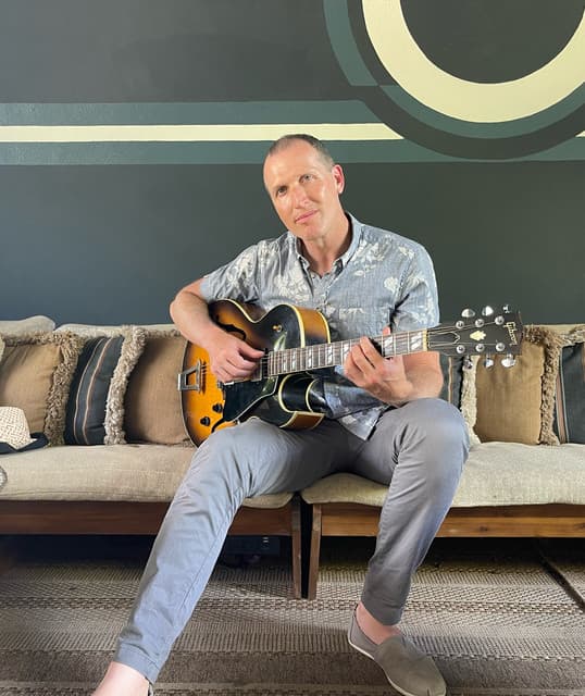 James Bryan artist profile image