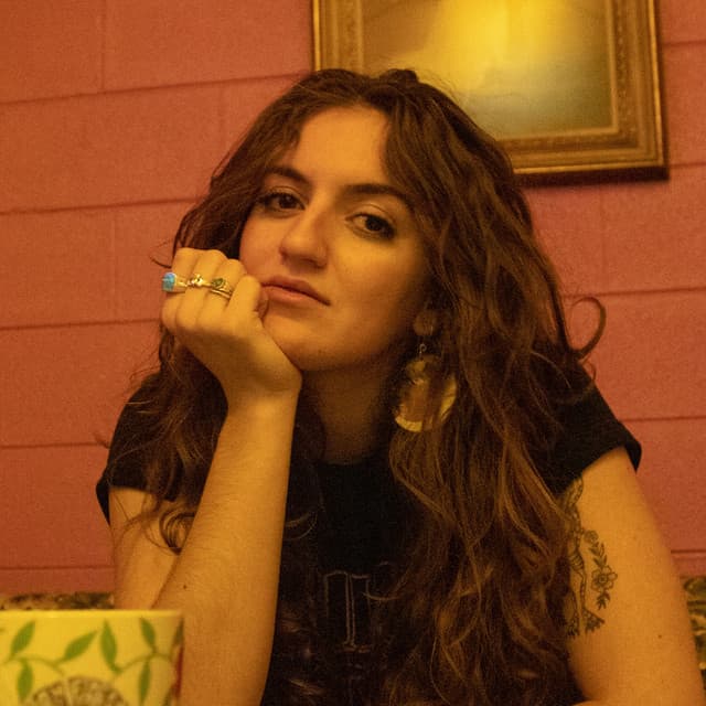 Chloe Kimes artist profile image
