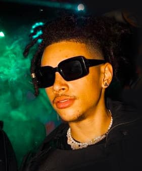 Iz LaMarr's artist profile image