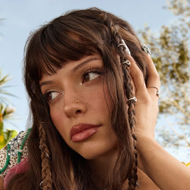 Nina Chuba artist profile image