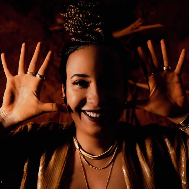 Letícia Fialho artist profile image