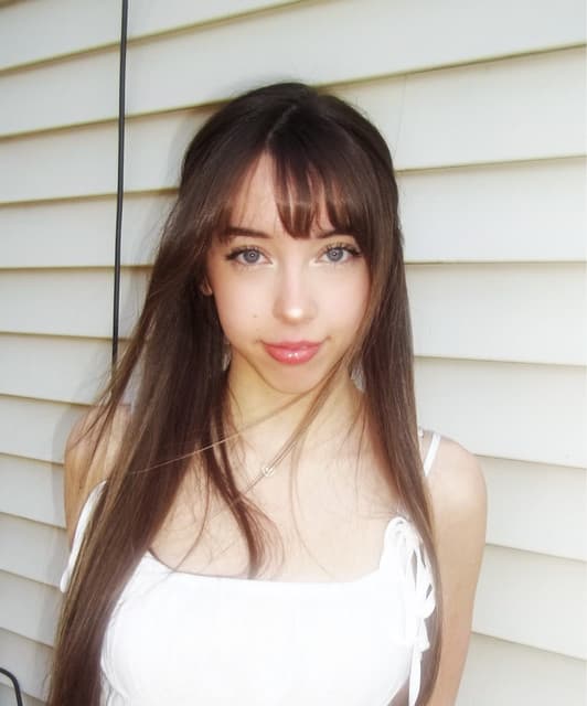 LOVELI LORI artist profile image