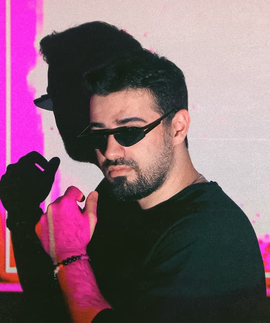 Ali Bakgor artist profile image