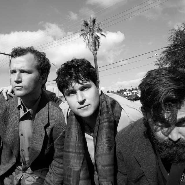 Vampire Weekend's artist profile image