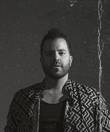 Nikos Apergis artist profile image