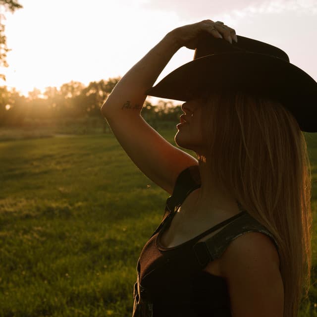 Gabrielle Mooney artist profile image